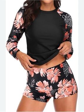 New 2 Piece Long Sleeves Rashguard Top and Boy Shorts Swimsuit / Medium